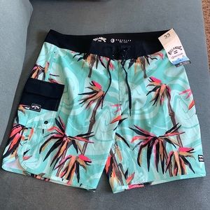 Billabong Line Up Recycler 73 Pro Boardshorts Mid Length size 33